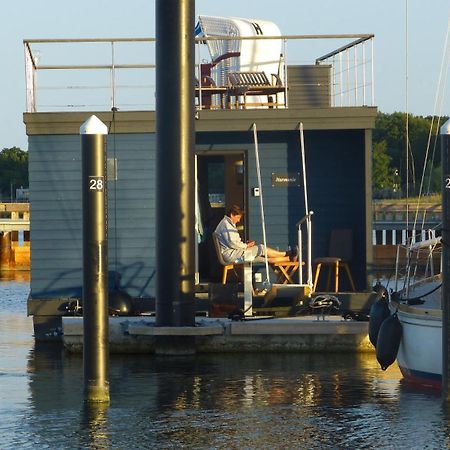 Hausboot Harmonie Hotel Stralsund Luaran gambar