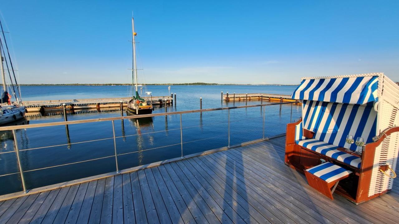 Hausboot Harmonie Hotel Stralsund Luaran gambar