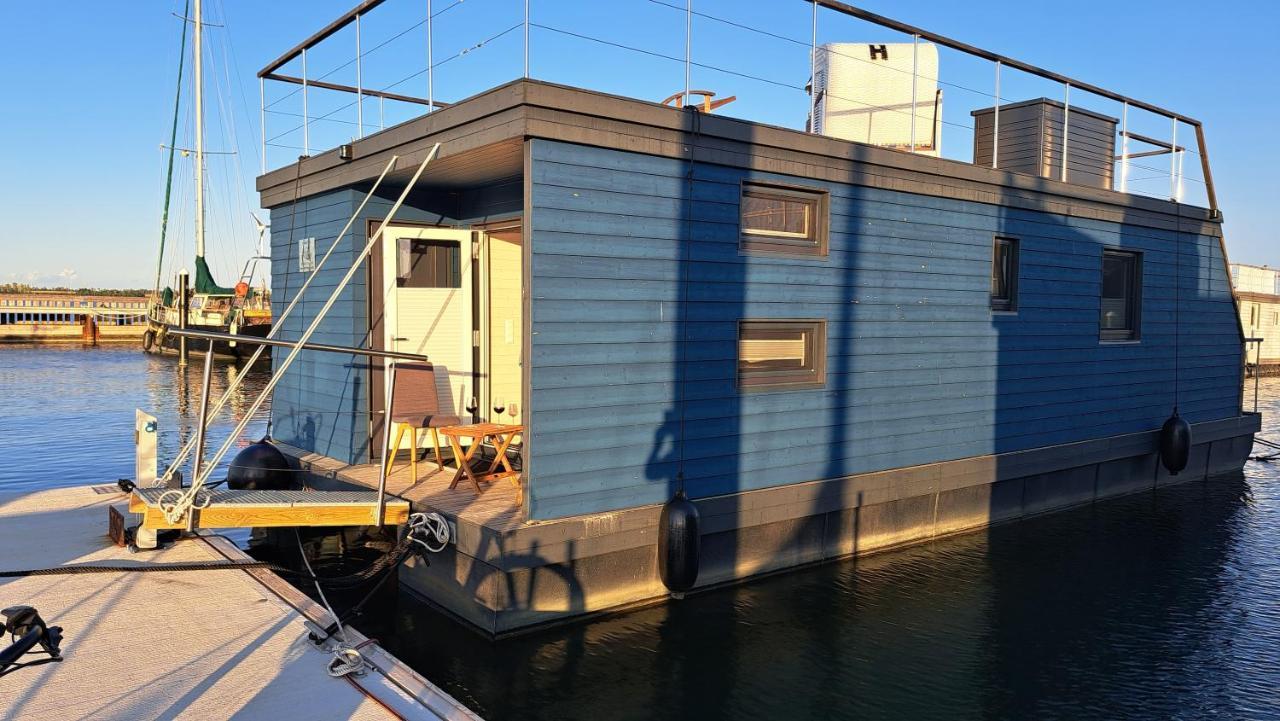 Hausboot Harmonie Hotel Stralsund Luaran gambar
