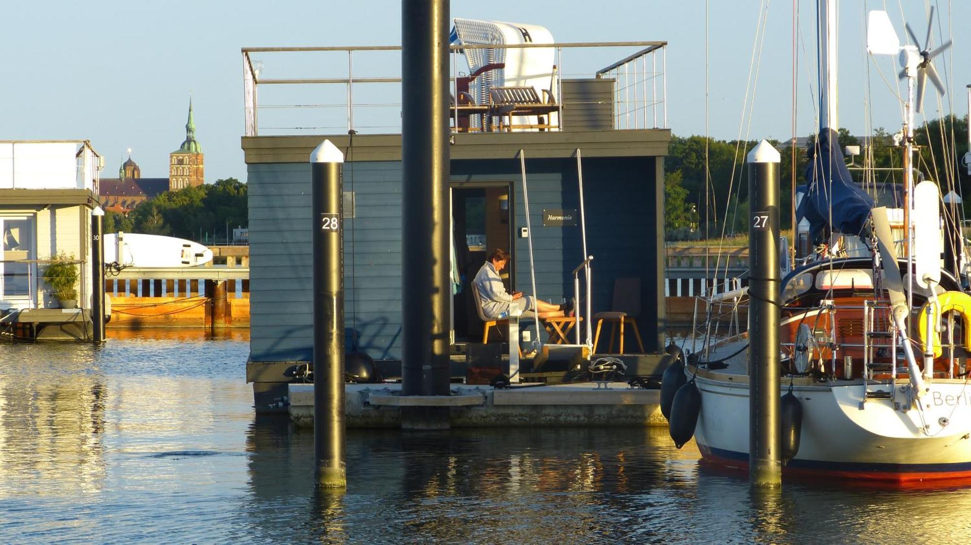 Hausboot Harmonie Hotel Stralsund Luaran gambar