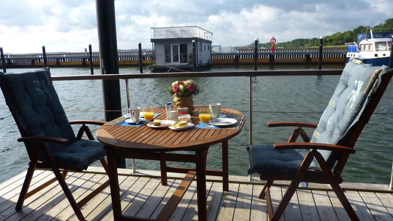 Hausboot Harmonie Hotel Stralsund Luaran gambar