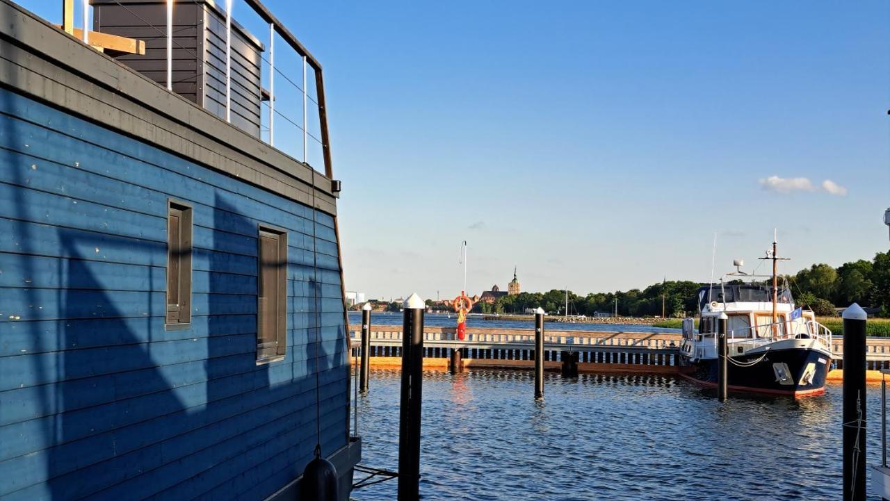 Hausboot Harmonie Hotel Stralsund Luaran gambar